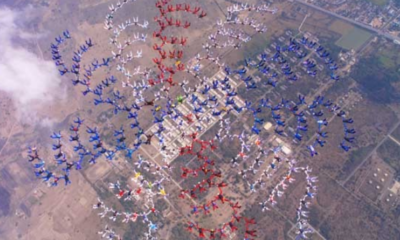 6 février 2004 - 357 parachutistes pour un saut en formation
