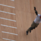 29 mai 2010 : Le grand saut de la Tour Eiffel pour Taïg Khris