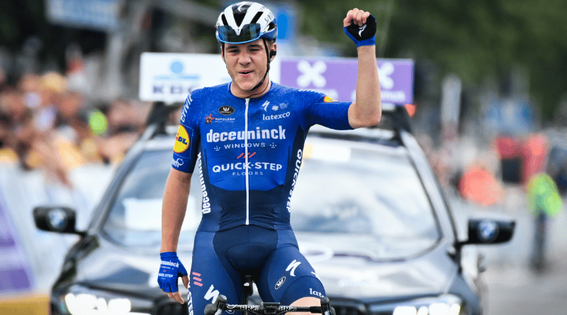 Coppa Bernocchi : Remco Evenepoel fait un numéro sous la pluie