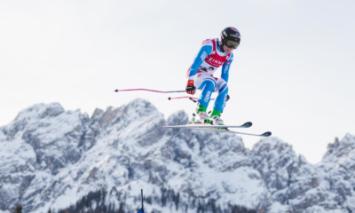 Skicross Jade Grillet Aubert monte sur la boîte à Veysonnaz