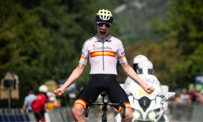 Tour de l'Avenir 2023 Ivan Romeo (Espagne) lève les bras sur la 5ème étape