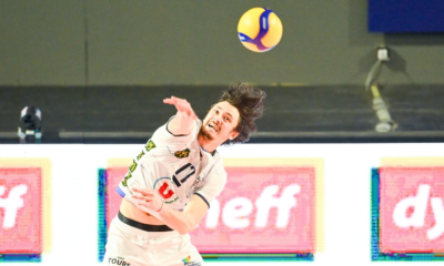 Volley SuperCoupe hommes Tours se défait de Chaumont et soulève le trophée