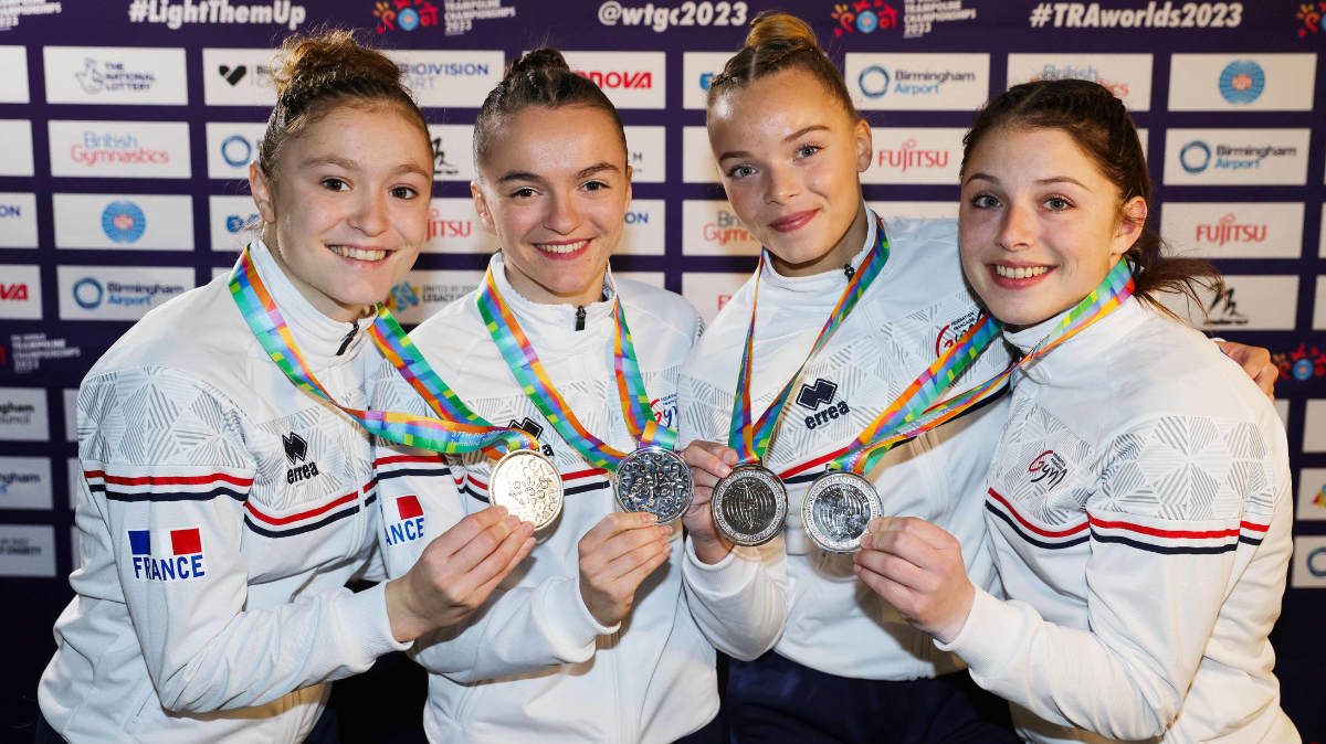 Candy Brière-Vetillard, à gauche sur la photo, vice-championne du monde par équipes en tumbling