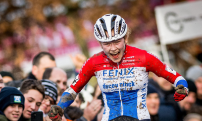 Cyclo-cross Hulst 2023 Après une course splendide, Puck Pieterse domine Ceylin del Carmen Alvarado