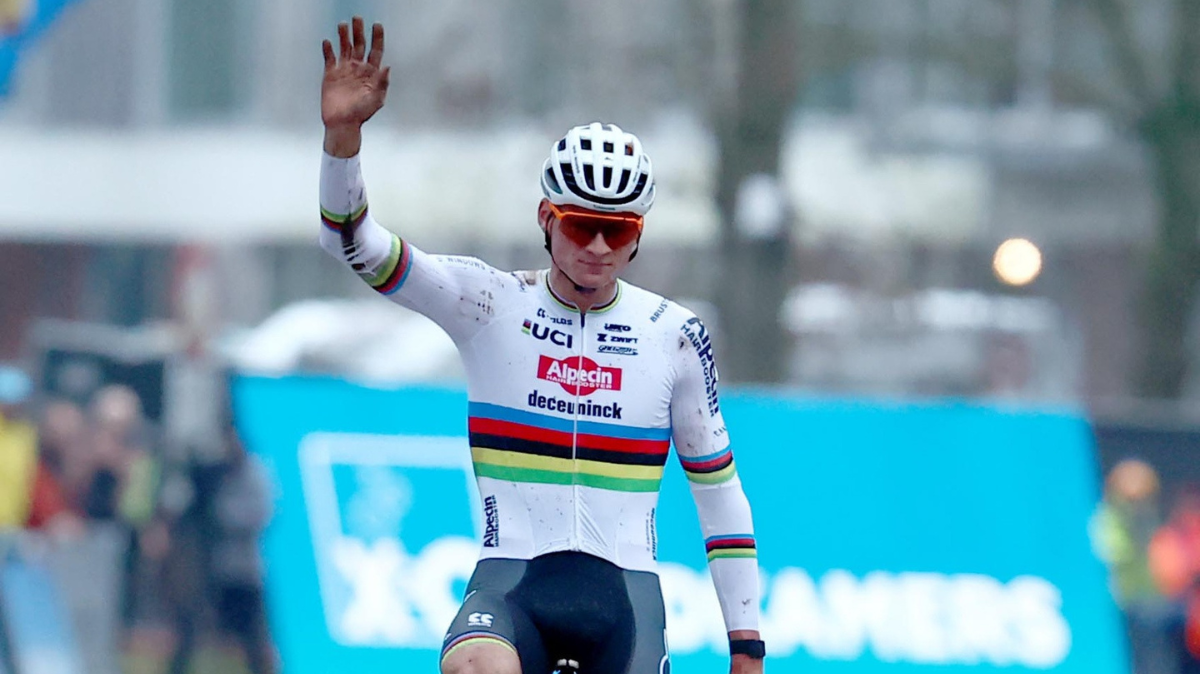 Mathieu van der Poel assome Wout Van Aert sur l'Exact Cross de Mol