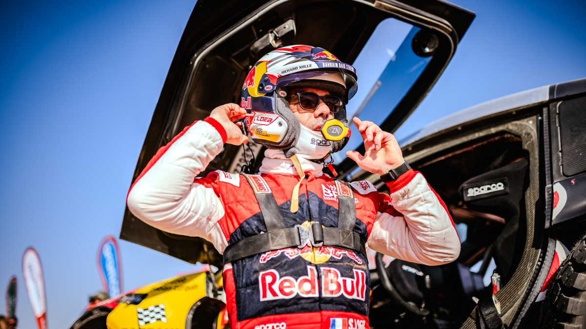Sébastien Loeb remporte la 7ème étape du Dakar et reprend du temps à Carlos Sainz