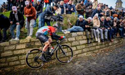 Arnaud De Lie dans le Mur de Grammont sur l'Omloop Het Nieuwsblad