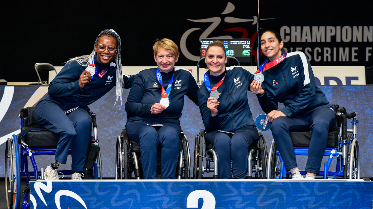 Championnats d'Europe Escrime fauteuil Le sabre masculin et l'épée féminine en argent
