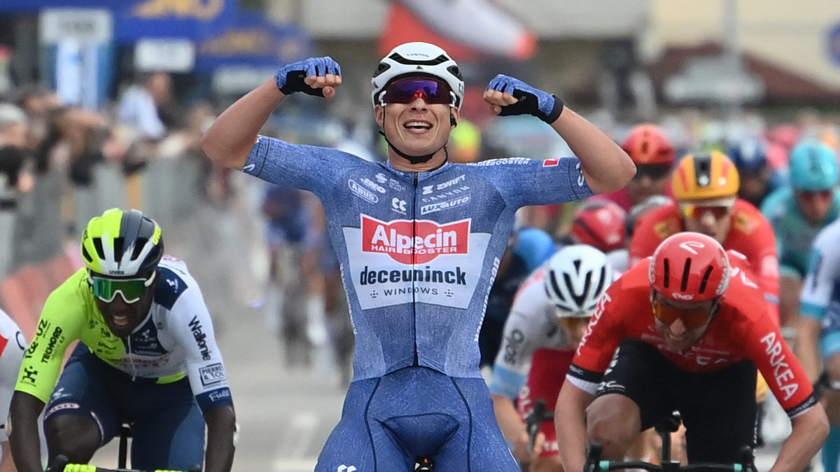 Tirreno-Adriatico 2024 Jasper Philipsen remporte la 2e étape (1)