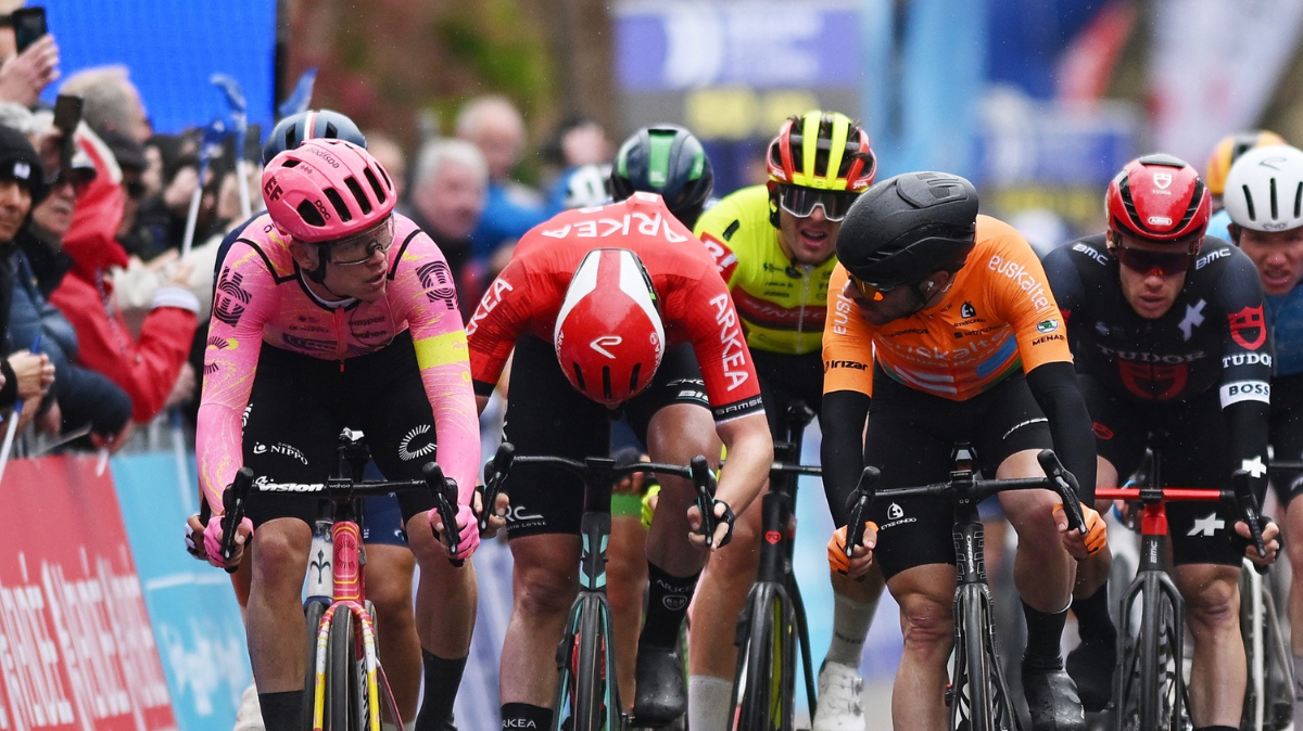 Région Pays de la Loire Tour La première étape pour Marijn van den Berg (1)