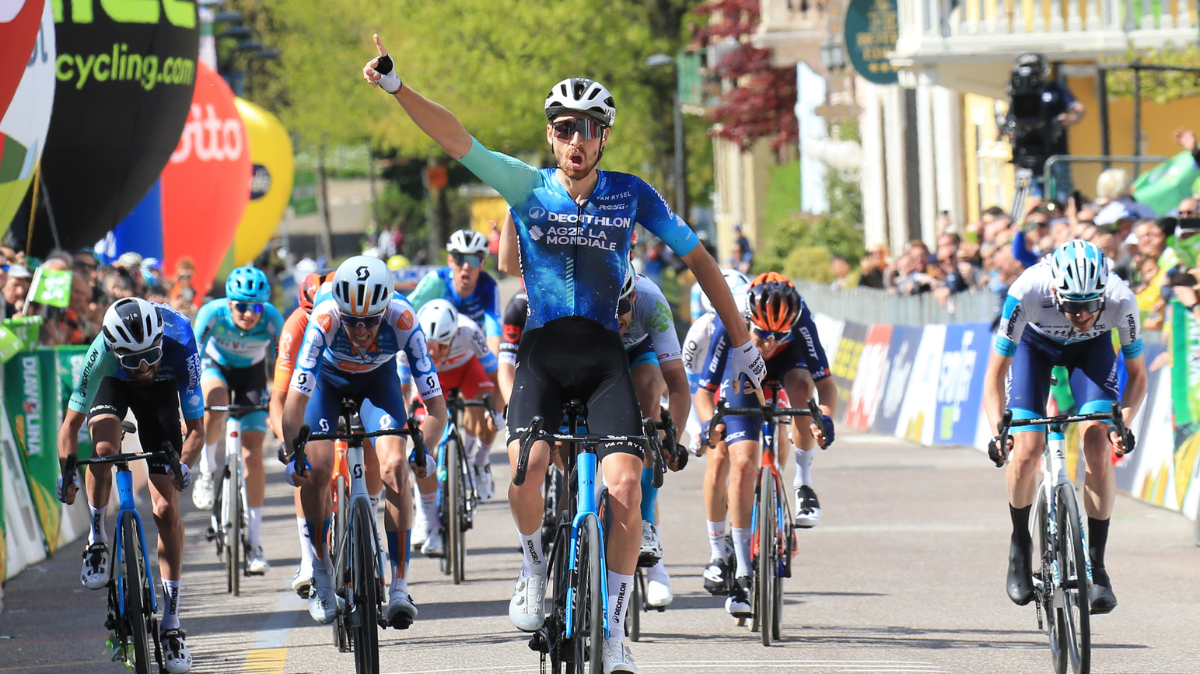 Tour des Alpes 2024 La 5ème étape pour Aurélien Paret-Peintre, le général pour Juan Pedro Lopez (1)