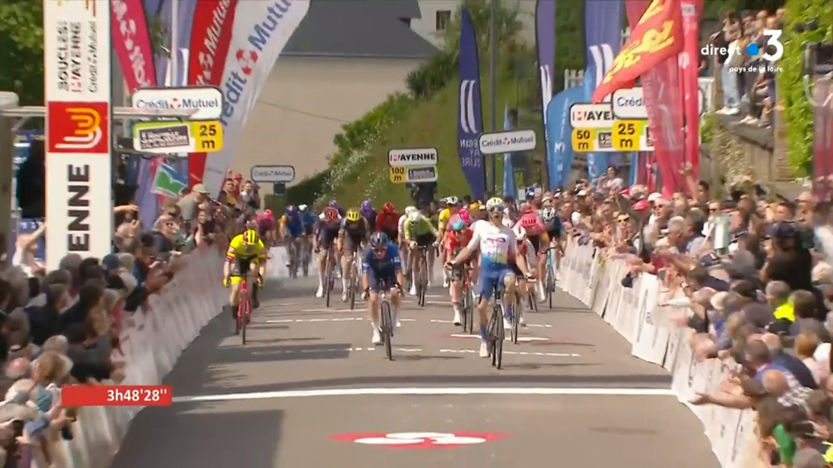 Boucles de la Mayenne 2024 La 1ère étape pour Emilien Jeannière