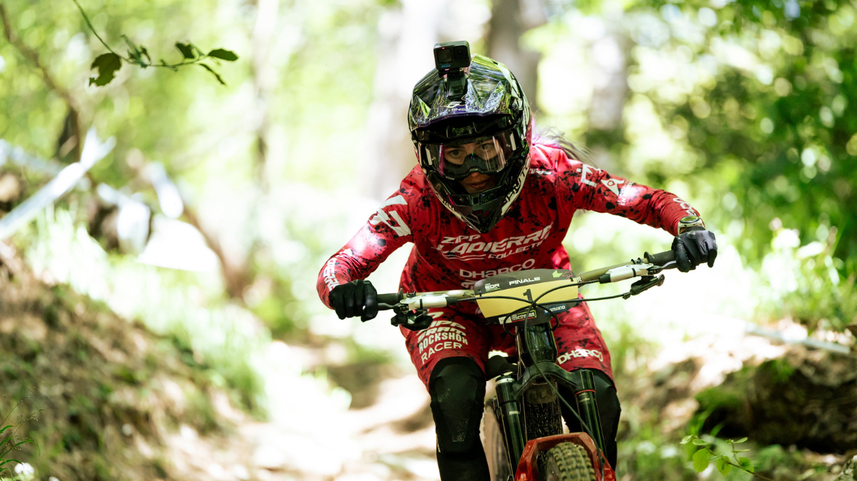 VTT Enduro Isabeau Courdurier commence en fanfare la Coupe du monde