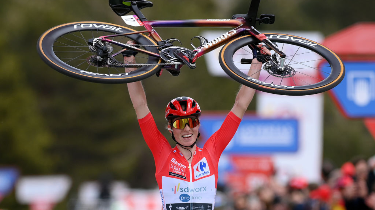 Vuelta féminine 2024 Triomphe de Demi Vollering sur la dernière étape et au général (1)