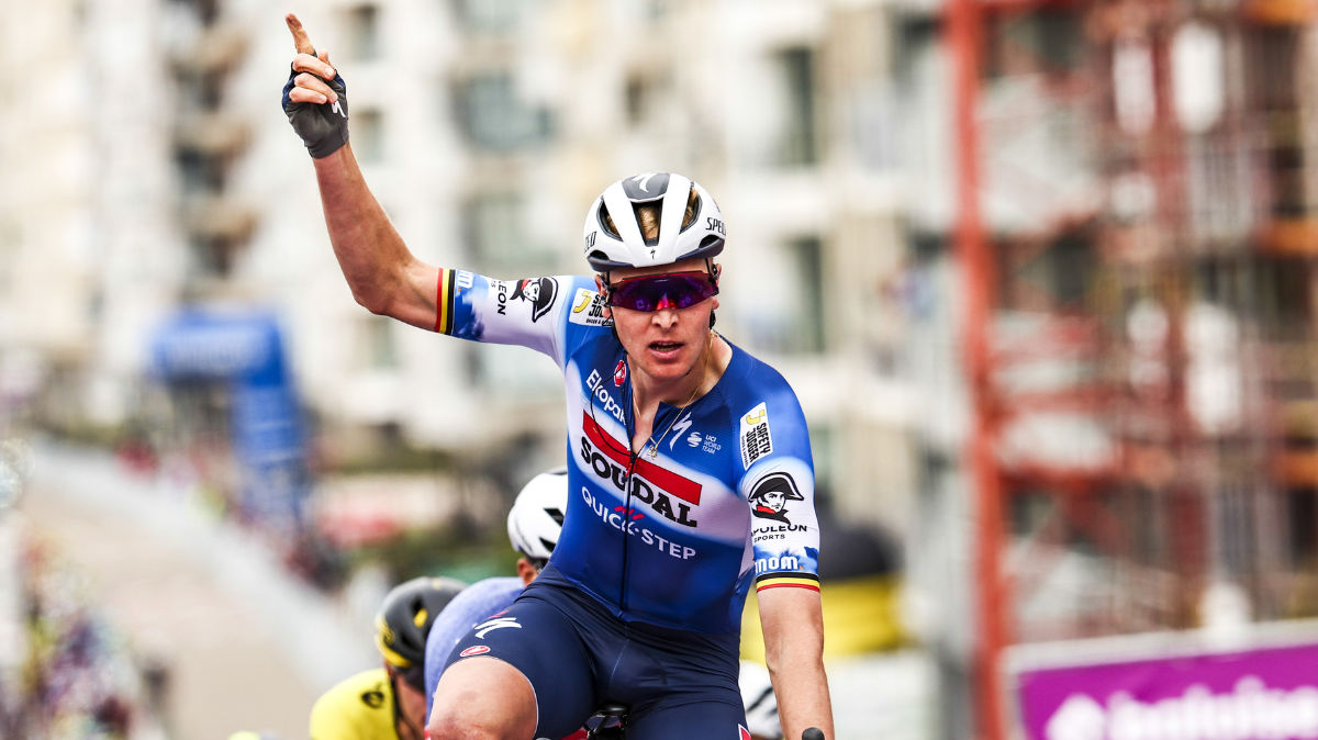 Tour de Belgique 2024 Tim Merlier s'impose devant Jasper Philipsen sur la 2ème étape (1)