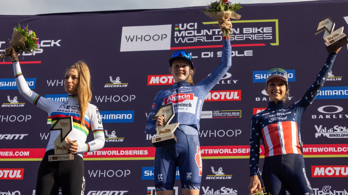 VTT Val di Sole Puck Pieterse bat Pauline Ferrand Ferrand-Prévot sur le XCC
