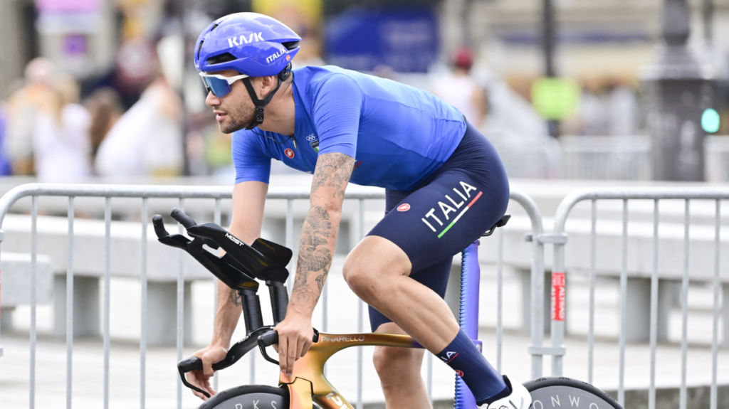 Filippo Ganna lors de la reconnaissance du parcours du contre-la-montre des Jeux Olympiques de Paris