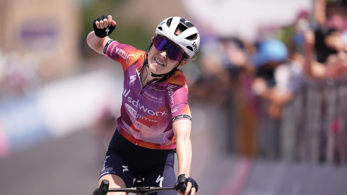 Tour d'Italie Féminin 2024 Surpuissante, Niamh Fisher-Black remporte la 3e étape