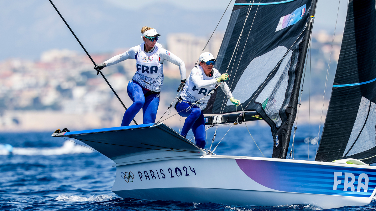 Voile JO 2024 : Journée concluante pour Charline Picon et Sarah Steyaert en 49er