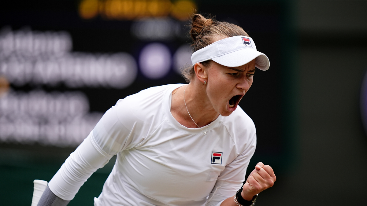 Wimbledon 2024 Barbora Krejcikova surprend Elena Rybakina et passe en finale