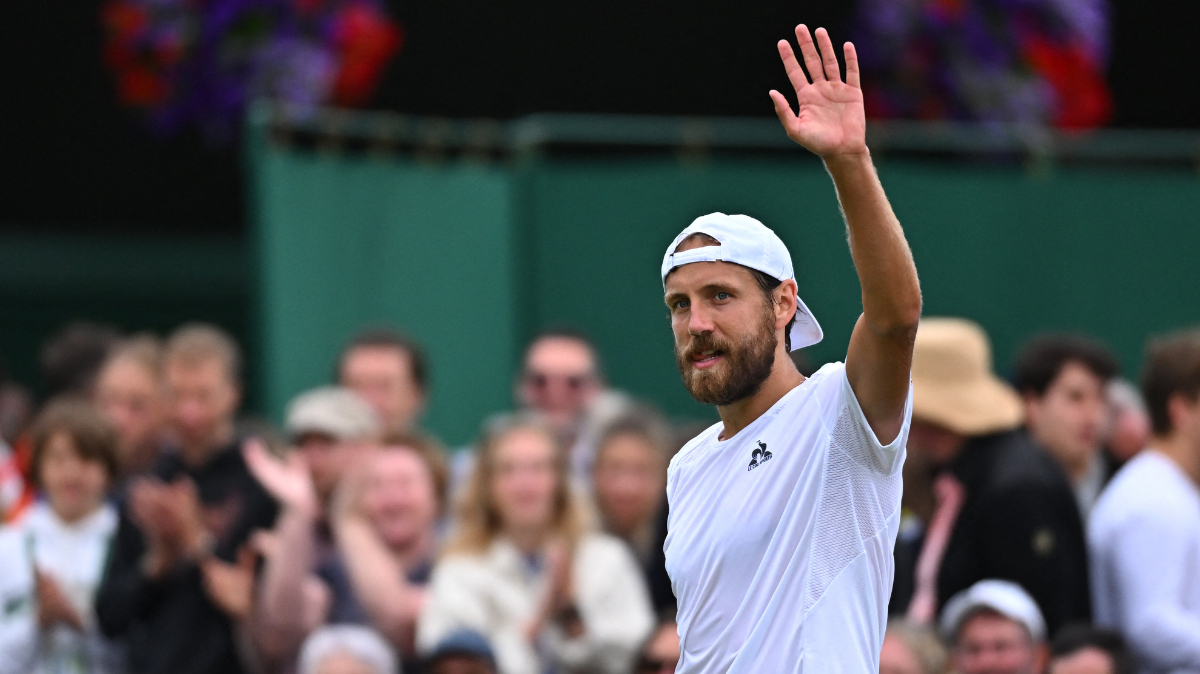 Wimbledon 2024 Lucas Pouille au troisième tour après l'abandon de Thanasi Kokkinakis