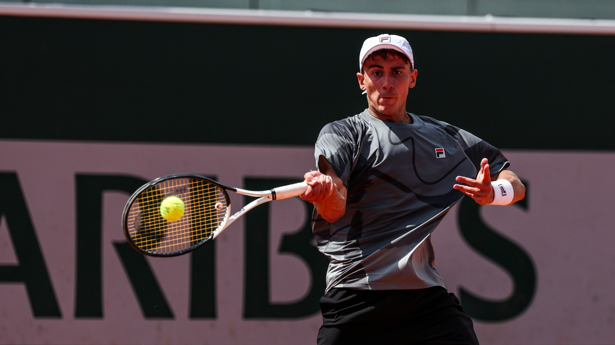 Wimbledon 2024 Théo Papamalamis s'invite en demi-finales du tournoi juniors