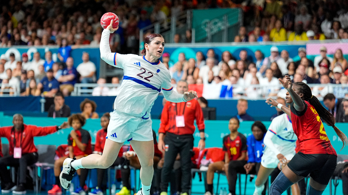 Handball JO 2024 : Les Bleues puissance 4 contre l'Angola