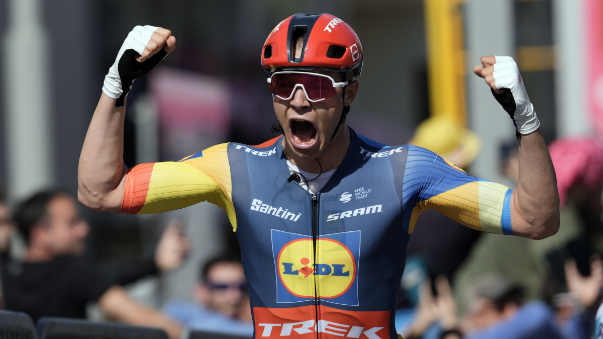 Renewi Tour 2024 Première étape et maillot bleu pour Jonathan Milan