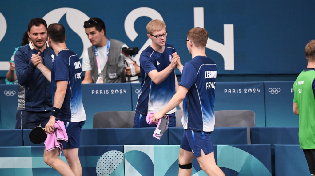 Tennis de table JO 2024 Les Bleus dominent la Slovénie et filent en quarts