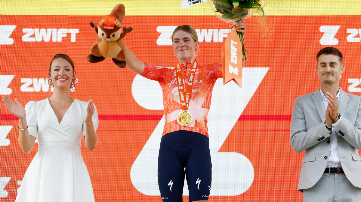 Tour de France Femmes 2024 Coup double pour Demi Vollering sur la troisième étape