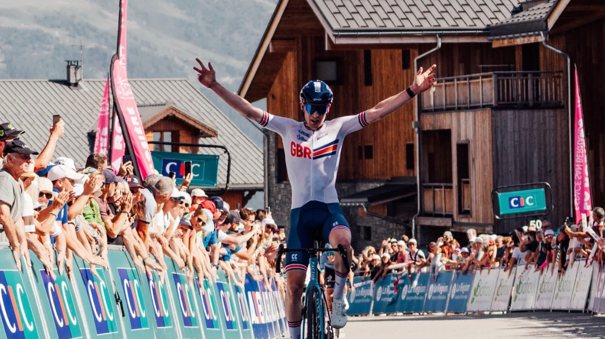 Tour de l'Avenir 2024 Coup double pour Joseph Blackmore sur la troisième étape