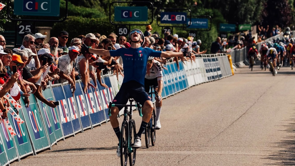Tour de l'Avenir 2024 Ludovico Crescioli surprend les sprinteurs sur la deuxième étape