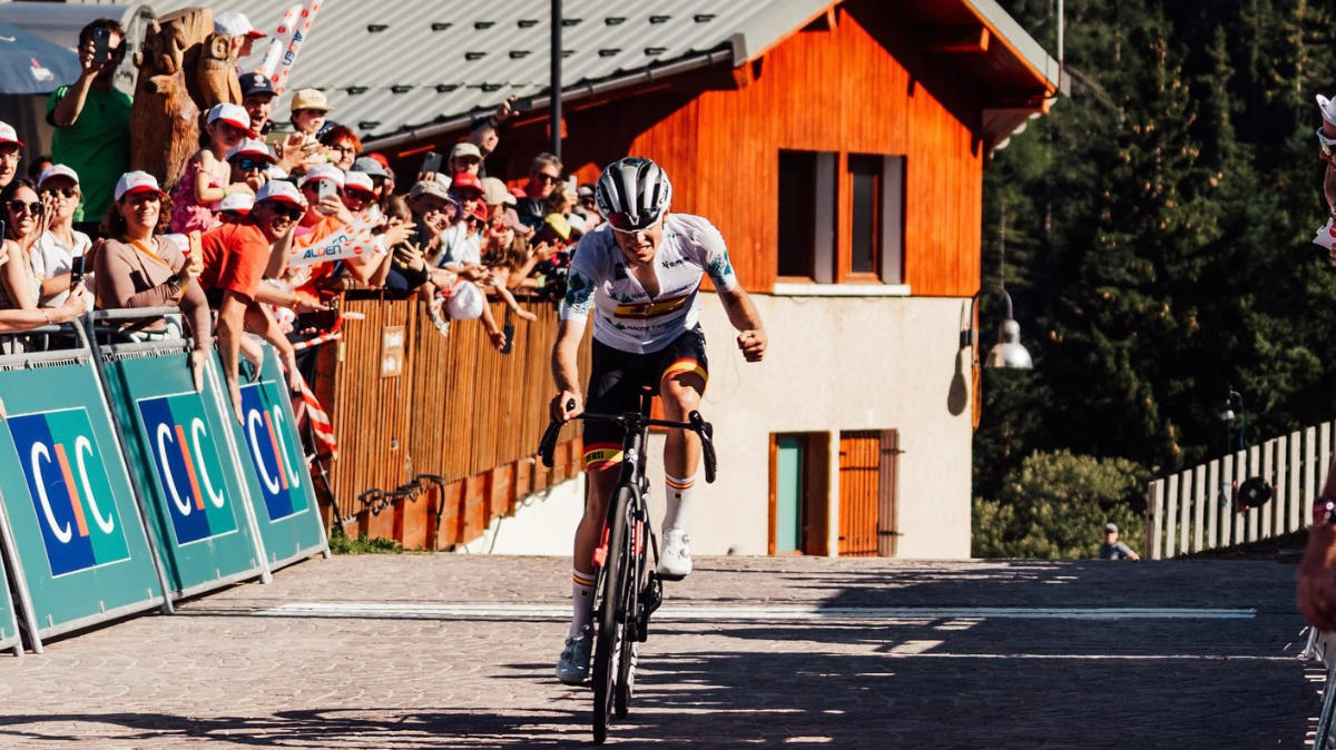 Tour de l'Avenir 2024 Pablo Torres fait coup double sur la quatrième étape