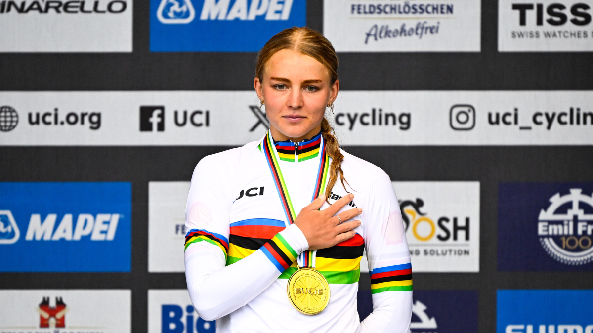 Mondiaux Cyclisme 2024 Cat Ferguson remporte la course en ligne juniors et s'offre le doublé !