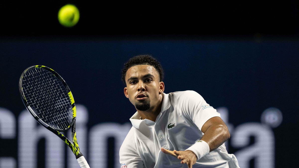 ATP Bâle 2024 Arthur Fils éteint Stéfanos Tsitsipas et file en demies