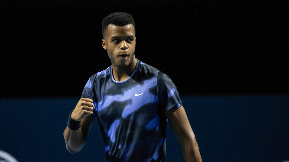 ATP Bâle 2024 Giovanni Mpetshi Perricard renverse Shapovalov et s'offre une première demie en 500