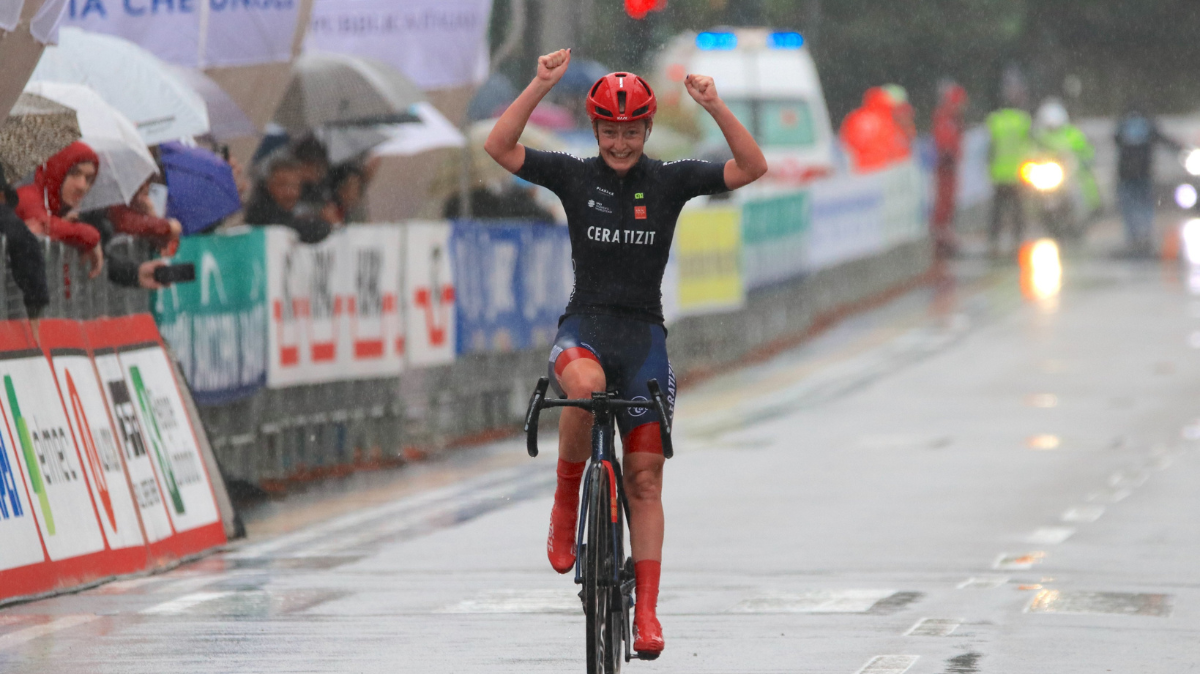 Cédrine Kerbaol remporte les Trois Vallées Varésines ! (1)