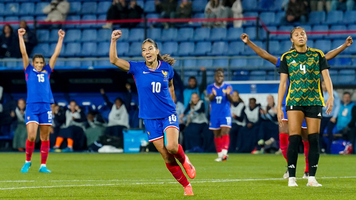 Football Les Bleues dominent la Jamaïque pour la première de Laurent Bonadei