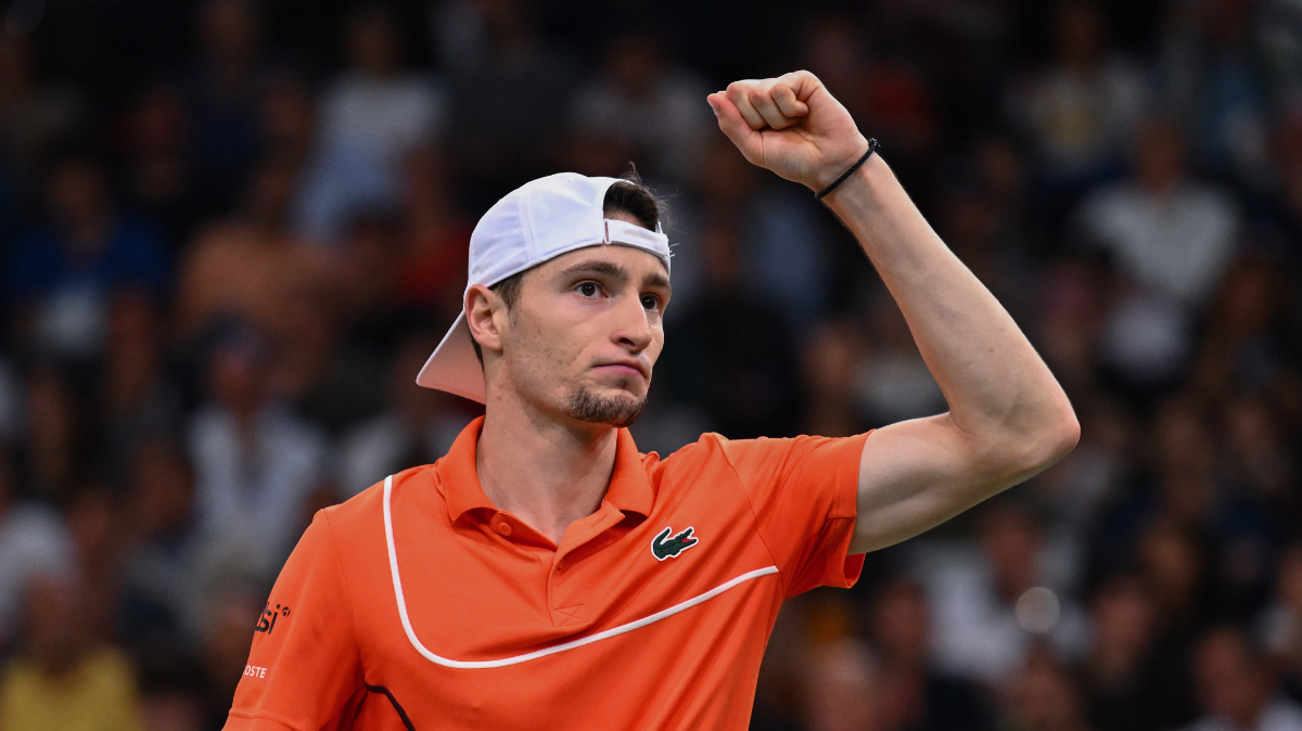 Rolex Paris Masters 2024 Ugo Humbert renverse Karen Khachanov et s'offre une première finale en Masters 1000