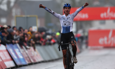 Cyclo-cross Hulst 2024 Marie Schreiber rafle un premier succès en Coupe du monde