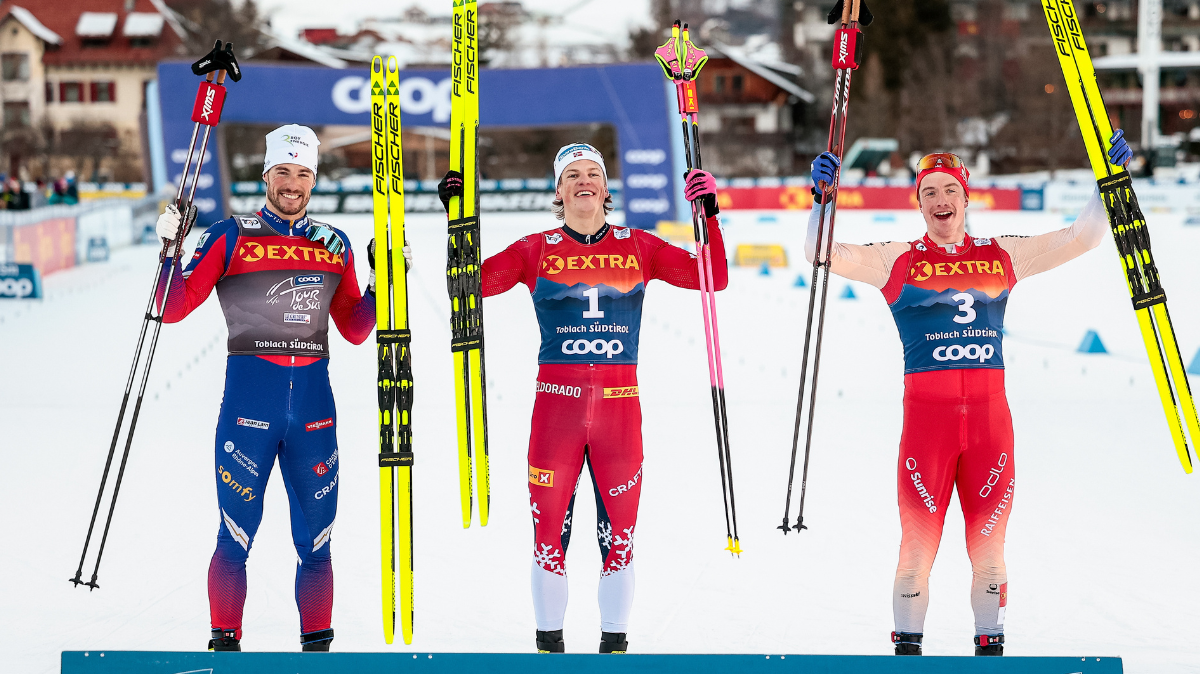 Ski de fond Toblach Lucas Chanavat sur le podium du sprint pour le lancement du Tour de Ski
