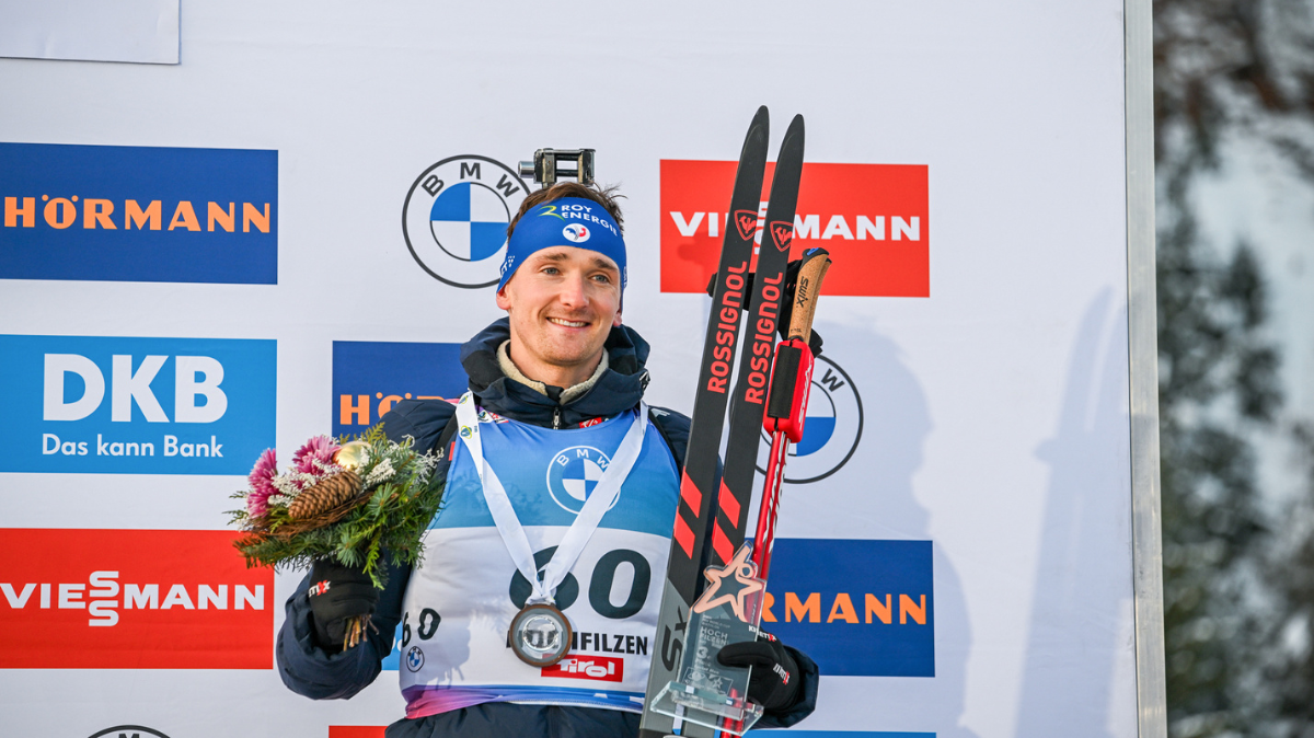 Sprint hommes Hochfilzen Fabien Claude sur le podium, la victoire pour Johannes Boe (1)
