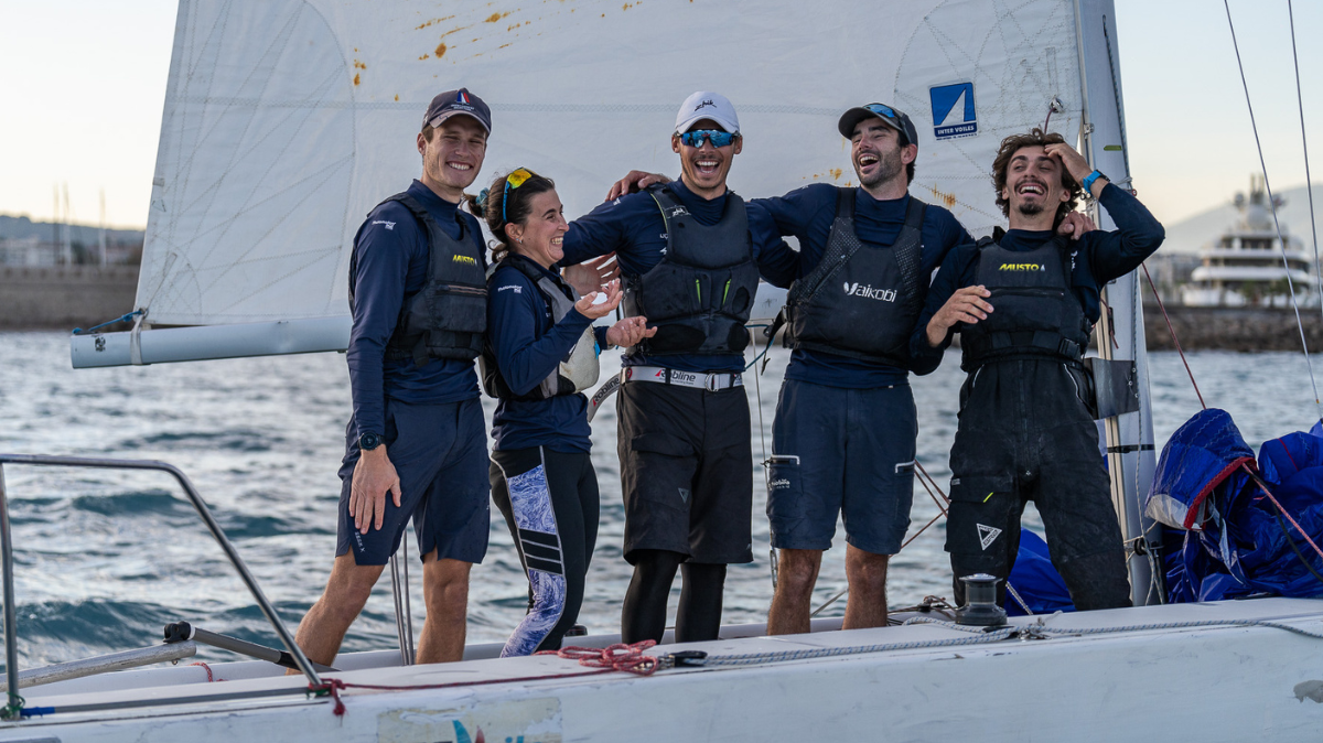Voile Ange Delerce et son équipage vice-champions du monde U23 de Match Racing