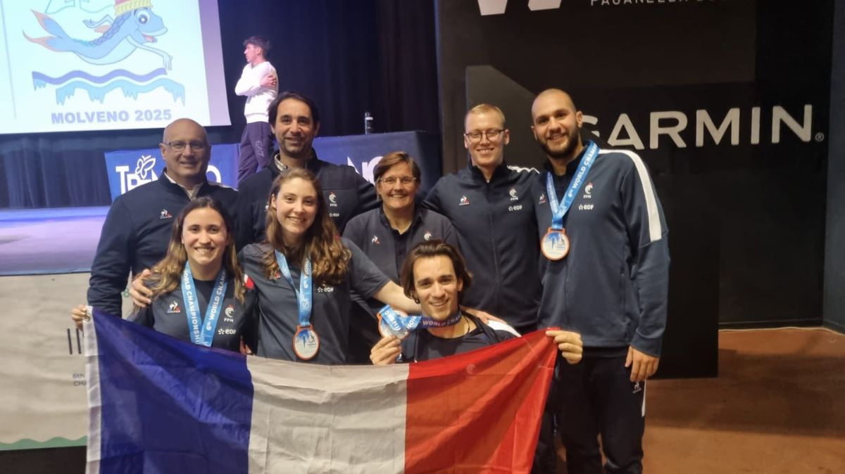 Championnats du monde de Nage en eau glacée Ludivine Blanc et les Bleus font le plein de médailles