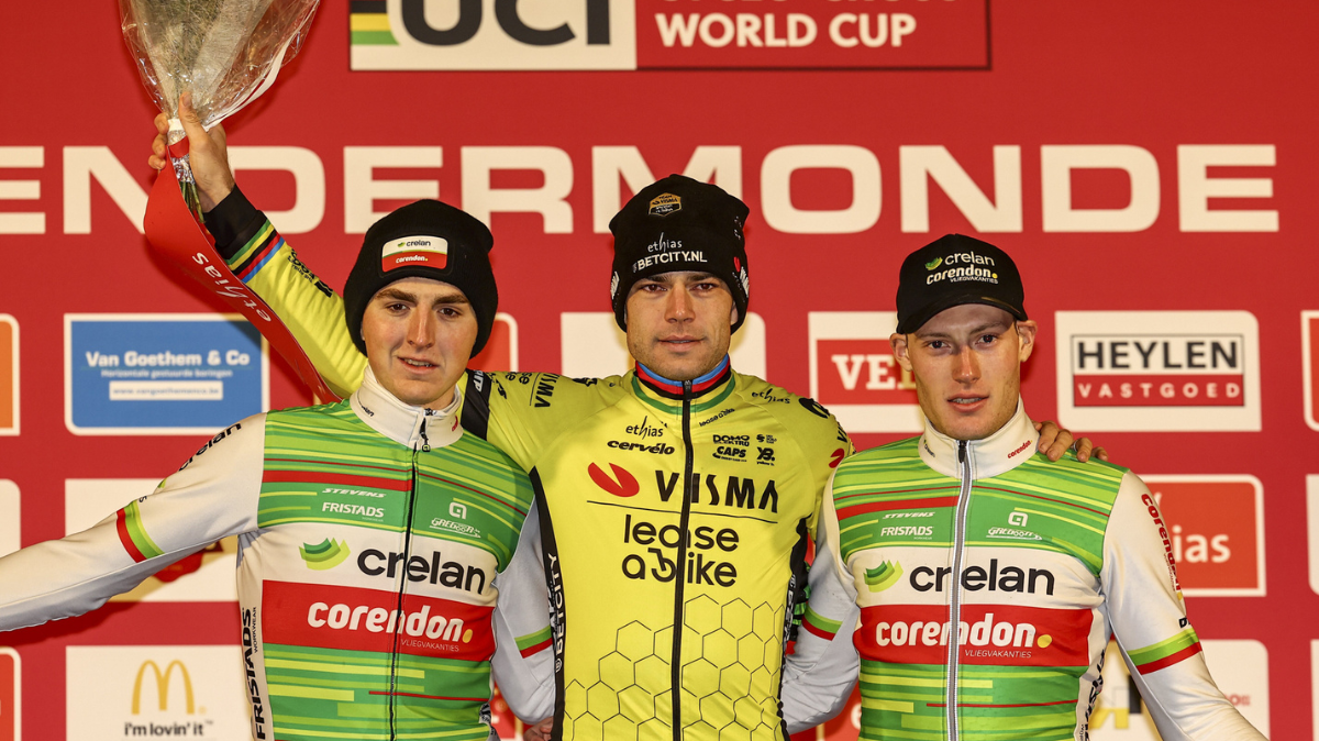 Cyclo-cross Dendermonde 2025 Wout Van Aert en démonstration (1)
