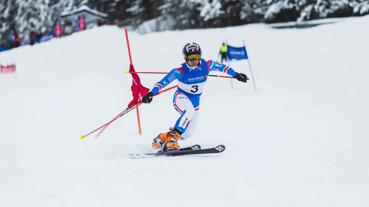 Télémark Carezza 2025 Charly Petex rafle le premier sprint, Laly Chaucheprat sur le podium