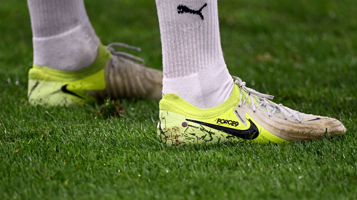 Bien choisir ses chaussures de football conseils et astuces