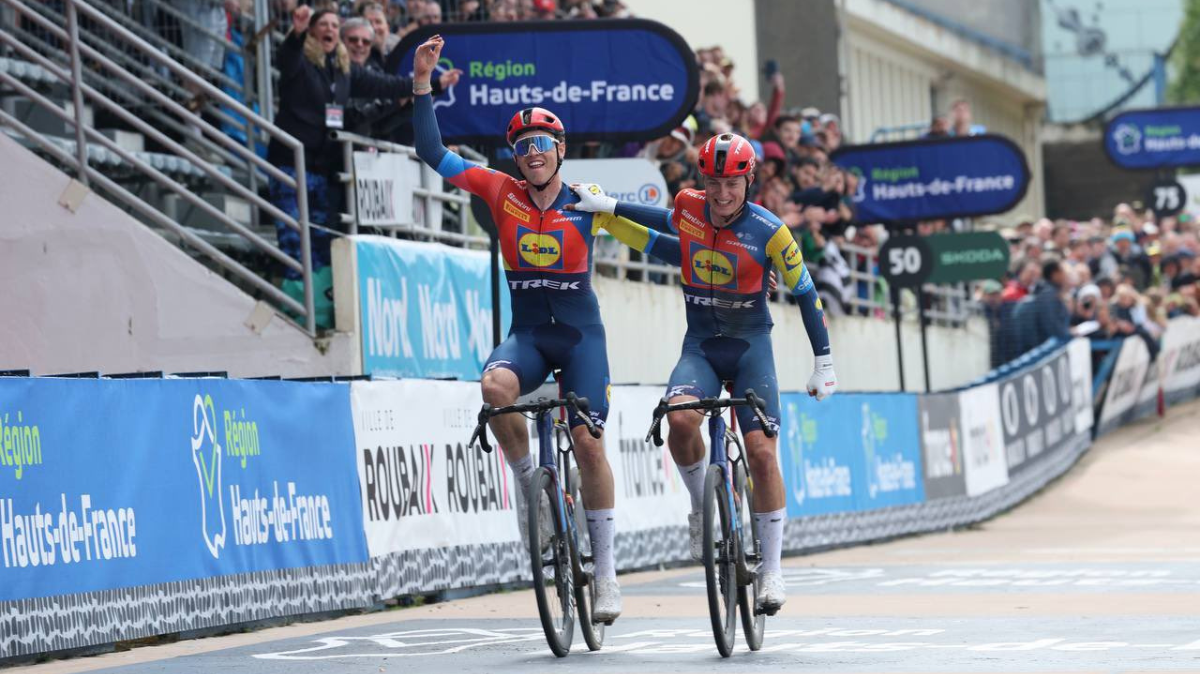 Paris-Roubaix Espoirs 2025 Albert Philipsen l'emporte devant son coéquipier, Jakob Söderqvist