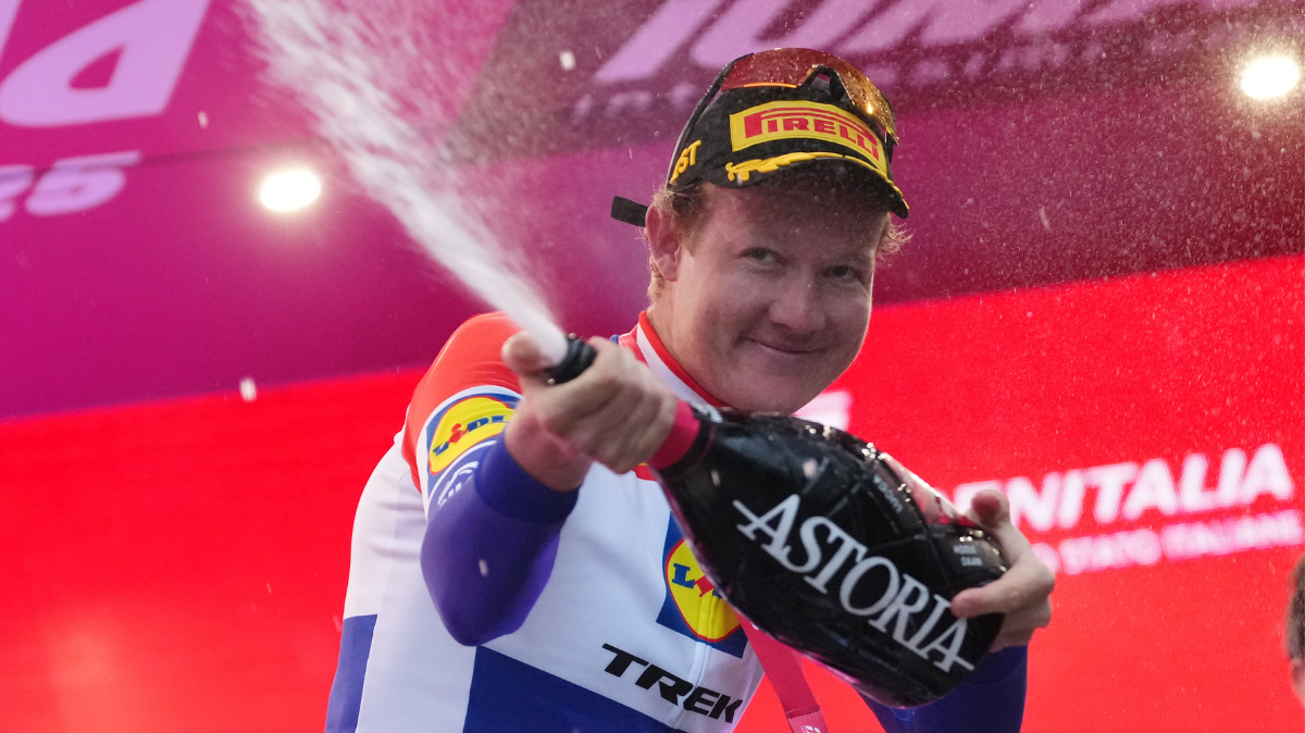 Tour d'Italie 2025 Daan Hoole crée la sensation sur le contre-la-montre de la 10ème étape, Isaac del Toro reste en rose (1)