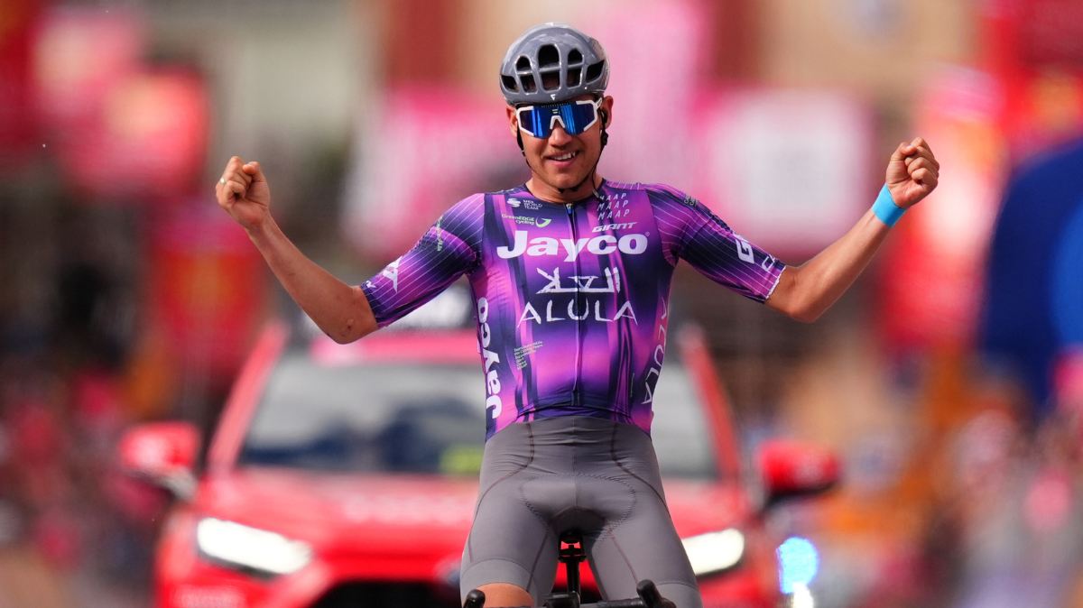 Tour d'Italie 2025 Luke Plapp s'impose sur la 8ème étape